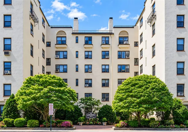 Photo 2 of Condo for sale at 17 N Chatsworth Ave #7F, Mamaroneck, NY 10538 | MLS# 1041092 | Listing updated on 2026-09-18