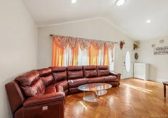 Photo 3 of Single family home for sale at 1667 E 51st Street, New York, NY 11234 | MLS# 1041182 | Listing updated on 2026-09-16
