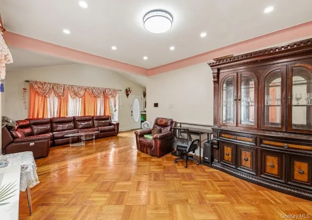 Photo 4 of Single family home for sale at 1667 E 51st Street, New York, NY 11234 | MLS# 1041182 | Listing updated on 2026-09-16