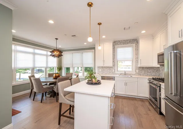 Photo 4 of Condo for sale at 30101 Spruce Pond Cir, Oyster Bay, NY 11803 | MLS# 1043738 | Listing updated on 2026-09-18