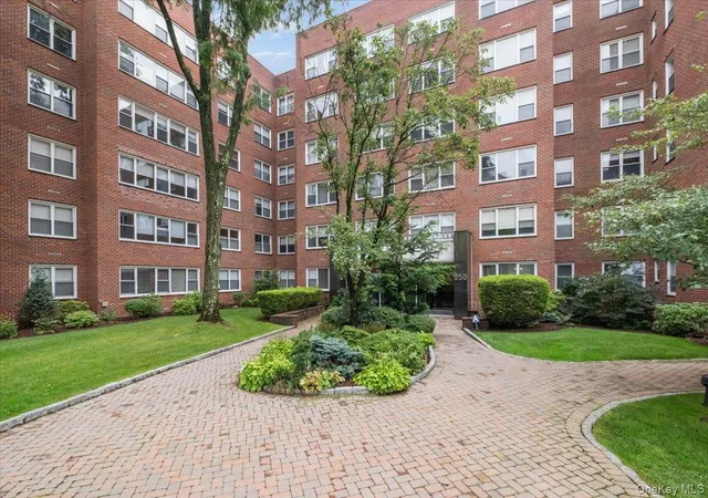 Condo for sale at 250 Garth Rd #2E3, Eastchester, NY 10583 | MLS# 1044211