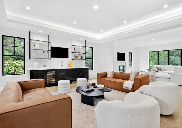 Photo 3 of Mansion for sale at 63 Fruitledge Rd, Oyster Bay, NY 11545 | MLS# 1044684 | Listing updated on 2026-09-16