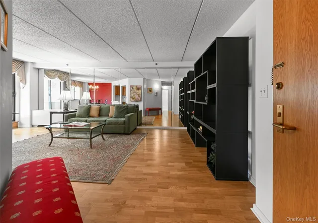Photo 4 of Condo for sale at 680 W Boston Post Rd #3A, Mamaroneck, NY 10543 | MLS# 1045208 | Listing updated on 2026-09-18
