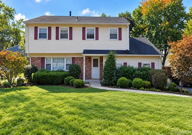 Single family home for sale at 21 Argow Pl, Clarkstown, NY 10954 | MLS# 1045259