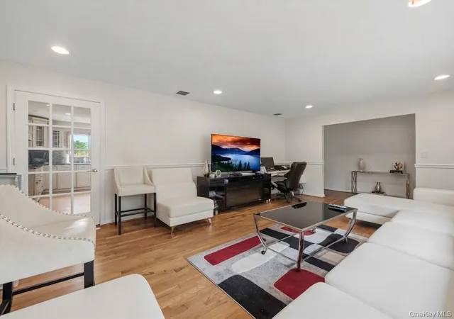 Photo 4 of Single family home for sale at 21 Argow Pl, Clarkstown, NY 10954 | MLS# 1045259 | Listing updated on 2026-09-17