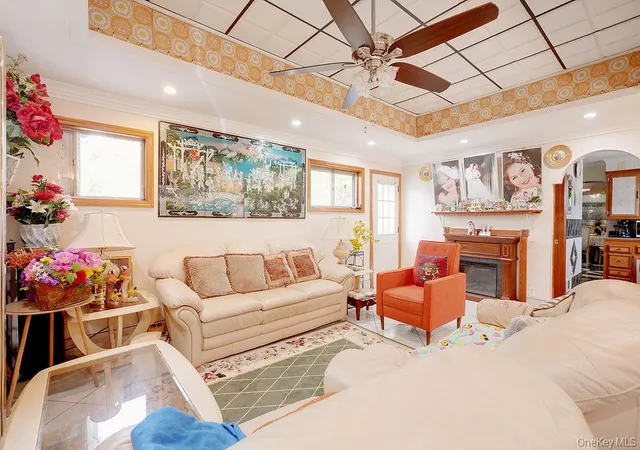 Photo 3 of Single family home for sale at 437 Moffitt Blvd, Islip, NY 11751 | MLS# 1045374 | Listing updated on 2026-09-09