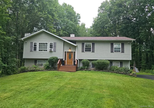 Single family home for sale at 8 Kayleigh Dr, New Paltz, NY 12561 | MLS# 1045894
