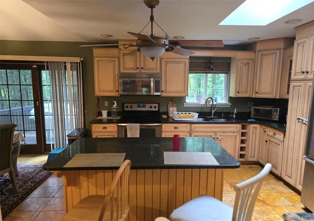 Photo 3 of Single family home for sale at 8 Kayleigh Dr, New Paltz, NY 12561 | MLS# 1045894 | Listing updated on 2026-09-17