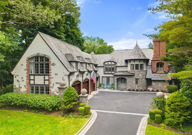 Photo 3 of Mansion for sale at 10 Broadmoor Rd, Scarsdale, NY 10583 | MLS# 1046176 | Listing updated on 2026-09-16