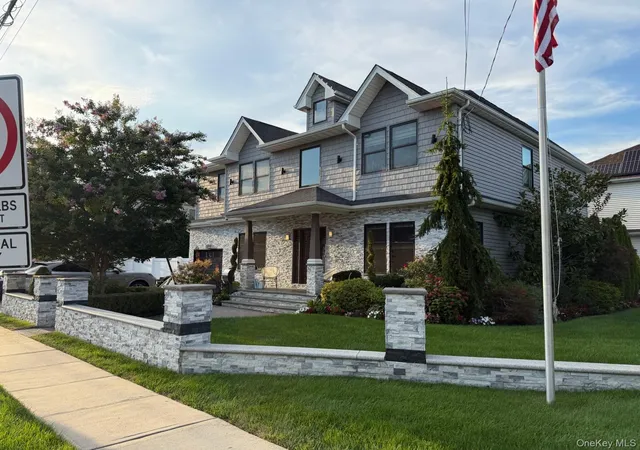 Single family home for sale at 552 Dover Rd, Hempstead, NY 11572 | MLS# 1046676