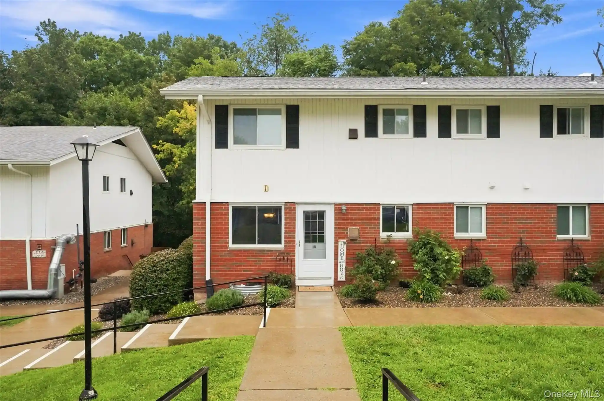 Listing Photo 1 - Condo for sale in 321 Titusville Rd located at 321 Titusville Rd, Poughkeepsie, NY 12603 - Unit #D15