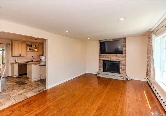 Photo 4 of Single family home for sale at 19 Closs Dr, Rhinebeck, NY 12572 | MLS# 1047112 | Listing updated on 2026-09-29