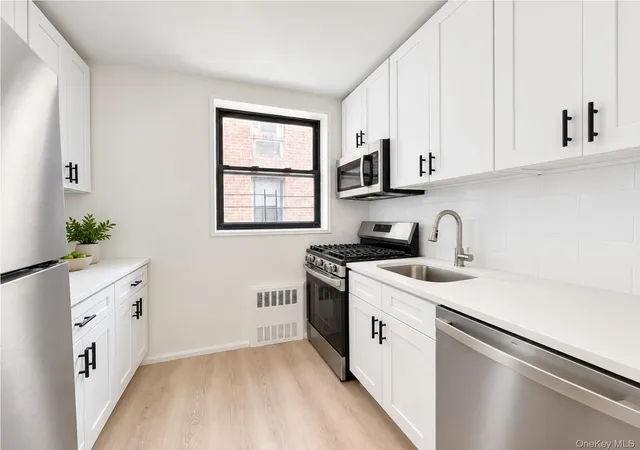 Photo 3 of House for sale at 10-40 Neilson St #4L, New York, NY 11691 | MLS# 1047380 | Listing updated on 2026-09-17