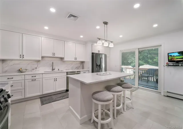Photo 3 of Single family home for sale at 27 Will Rogers Ln, Clarkstown, NY 10954 | MLS# 1047522 | Listing updated on 2026-09-16