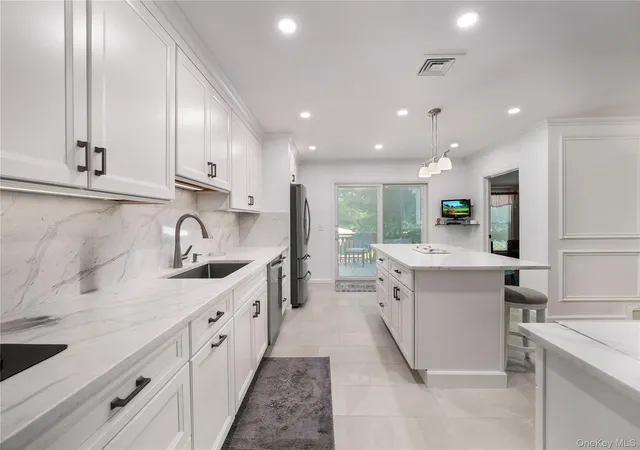 Photo 3 of Single family home for sale at 27 Will Rogers Ln, Clarkstown, NY 10954 | MLS# 1047522 | Listing updated on 2026-09-16