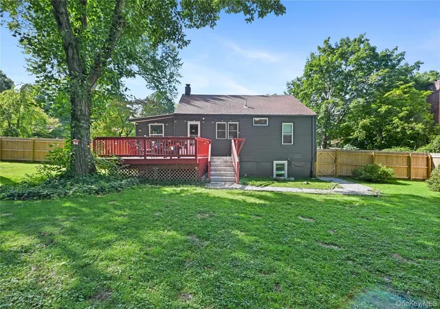 Photo 3 of Single family home for sale at 4 Windsor Rd, Cortlandt, NY 10520 | MLS# 1047678 | Listing updated on 2026-09-18