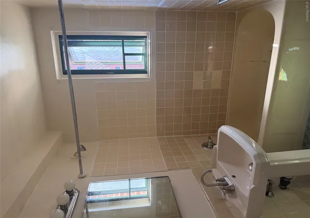 Listing Photo 5 - Condo for sale in building located at 1641 Metropolitan Ave, New York, NY 10462 - Unit #3H