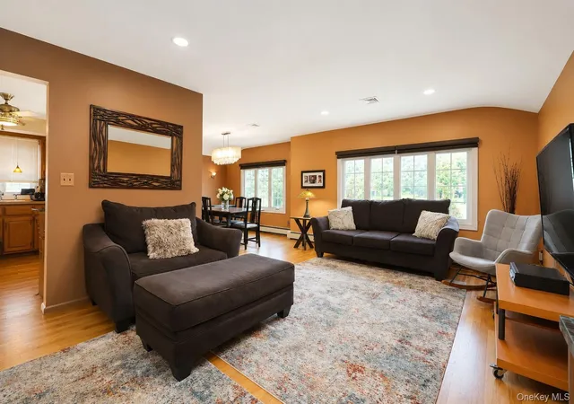 Photo 3 of Single family home for sale at 947 Bard Ave, New York, NY 10301 | MLS# 1048454 | Listing updated on 2026-09-16
