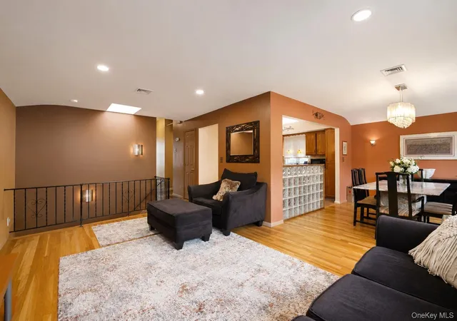 Photo 3 of Single family home for sale at 947 Bard Ave, New York, NY 10301 | MLS# 1048454 | Listing updated on 2026-09-16