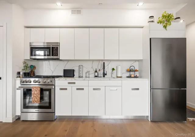 Photo 3 of Condo for sale at 618 Ave H #7D, New York, NY 11230 | MLS# 1048485 | Listing updated on 2026-09-17
