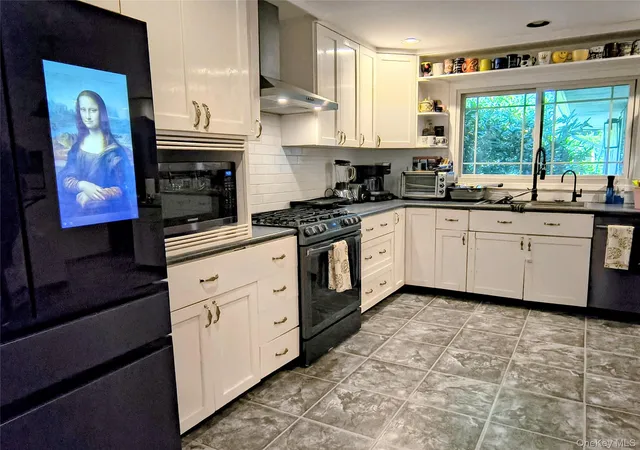 Photo 4 of Single family home for sale at 3 Jacob Dr, Thompson, NY 12701 | MLS# 1048684 | Listing updated on 2026-09-16