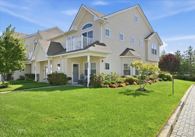 Photo 1 of Condo for sale at 301 Anchor Ct, Babylon, NY 11726 | MLS# 1049158 | Listing updated on 2026-09-16