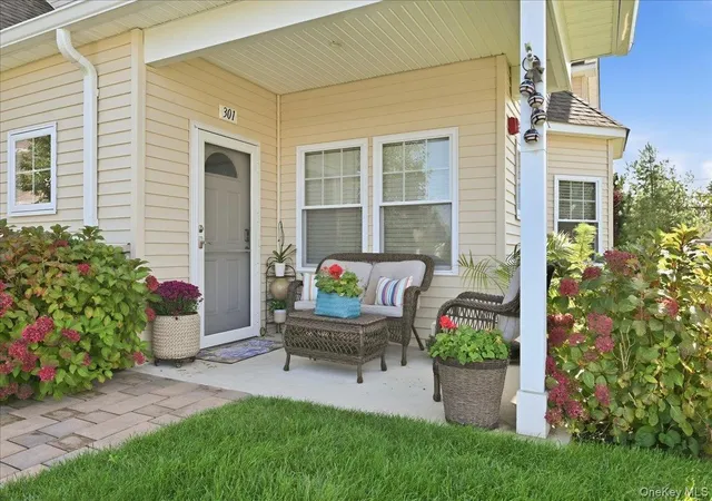 Photo 2 of Condo for sale at 301 Anchor Ct, Babylon, NY 11726 | MLS# 1049158 | Listing updated on 2026-09-16