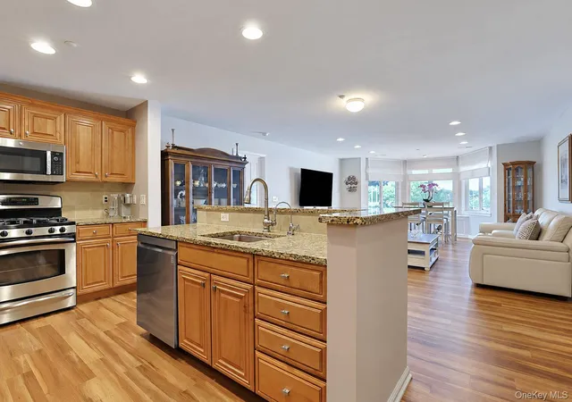 Photo 3 of Condo for sale at 1308 Round Pointe Dr, Haverstraw, NY 10927 | MLS# 1049846 | Listing updated on 2026-09-17