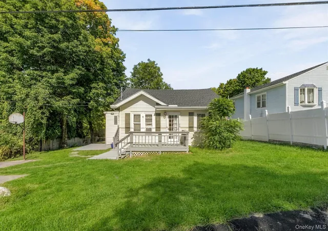Photo 3 of Single family home for sale at 8 Huntington Rd, Carmel, NY 10512 | MLS# 1049992 | Listing updated on 2026-09-16