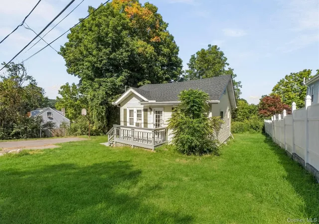 Photo 4 of Single family home for sale at 8 Huntington Rd, Carmel, NY 10512 | MLS# 1049992 | Listing updated on 2026-09-16