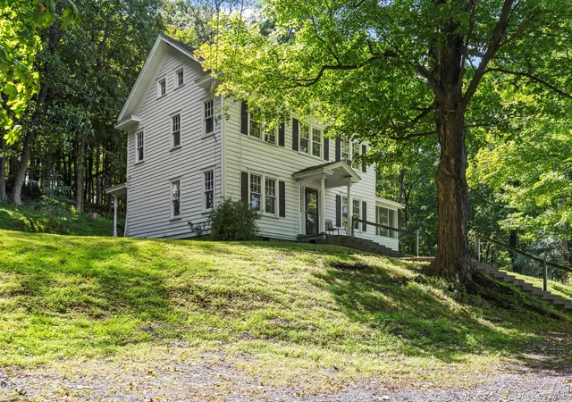 Photo 2 of Single family home for sale at 90 Prospect Ave, Hudson, NY 12534 | MLS# 1050070 | Listing updated on 2026-10-01
