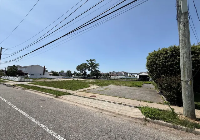 Photo 2 of Land for sale at 66 Alhambra Rd, Oyster Bay, NY 11758 | MLS# 1050107 | Listing updated on 2026-09-16
