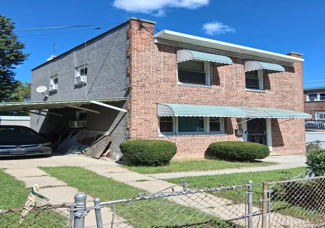 Photo 2 of Single family home for sale at 1131 Grenada Pl, New York, NY 10466 | MLS# 1050290 | Listing updated on 2026-09-16