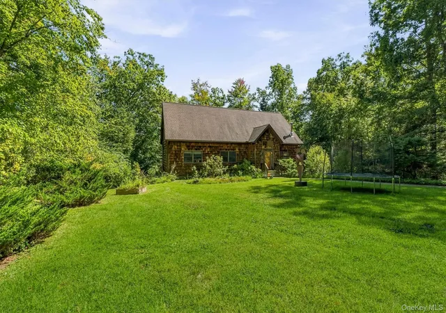 Photo 3 of Single family home for sale at 104 Old Frg Dr, Kent, NY 10512 | MLS# 1050314 | Listing updated on 2026-09-18