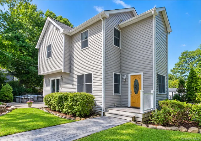 Photo 1 of Single family home for sale at 306 Liberty Ave, Brookhaven, NY 11777 | MLS# 1050382 | Listing updated on 2026-09-19