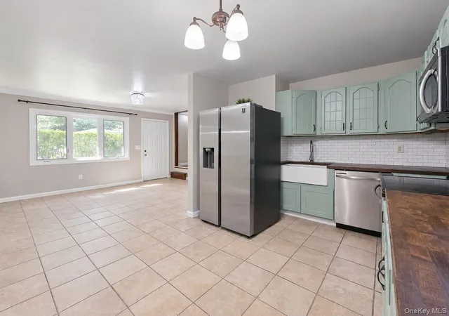 Photo 3 of Single family home for sale at 1065 Udall Rd, Islip, NY 11706 | MLS# 1050810 | Listing updated on 2026-09-17