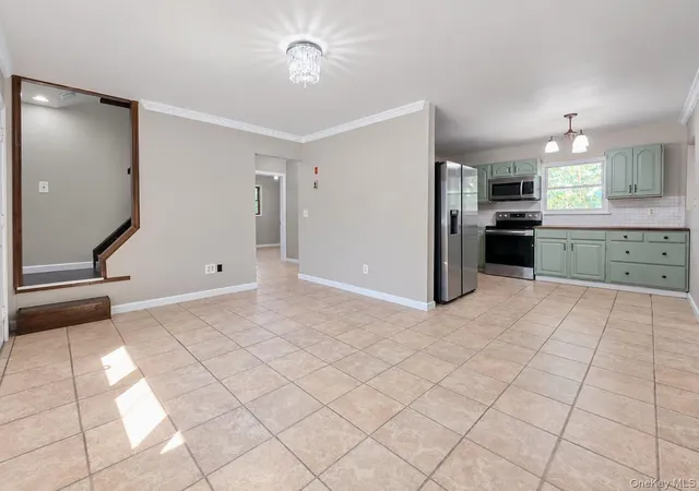 Photo 3 of Single family home for sale at 1065 Udall Rd, Islip, NY 11706 | MLS# 1050810 | Listing updated on 2026-09-17