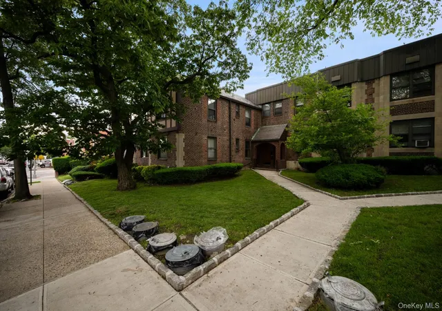 Photo 2 of Condo for sale at 7607 Ditmars Blvd #1C, New York, NY 11370 | MLS# 1050853 | Listing updated on 2026-09-16
