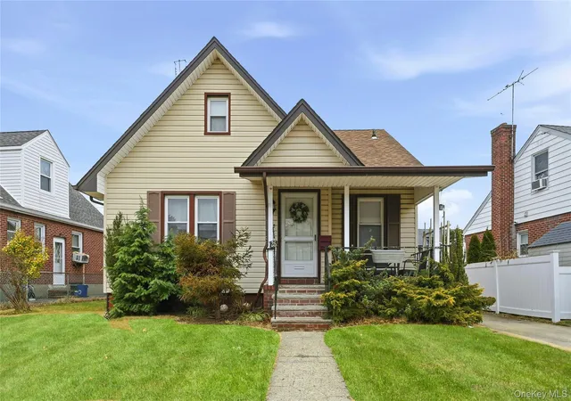 Photo 1 of Single family home for sale at 26 Haddon Rd, North Hempstead, NY 11040 | MLS# 1050886 | Listing updated on 2026-10-06