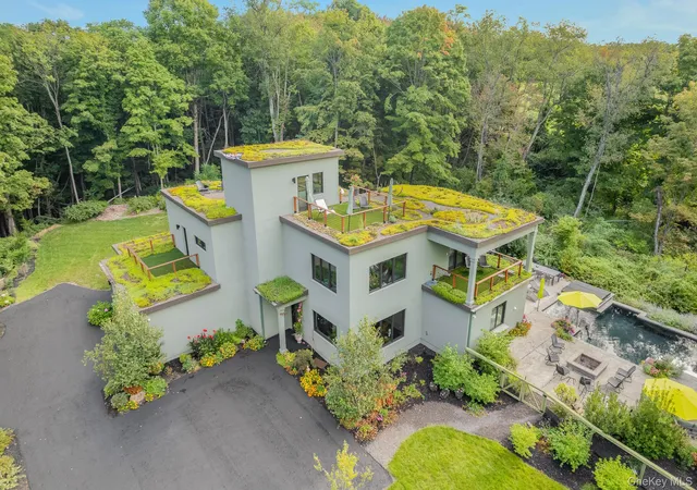Photo 3 of Single family home for sale at 215 Smith Rd, Poughkeepsie (town), NY 12603 | MLS# 1051035 | Listing updated on 2026-09-17
