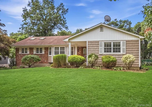 Photo 1 of Single family home for sale at 274 Marlin St, Huntington, NY 11746 | MLS# 1051210 | Listing updated on 2026-09-16