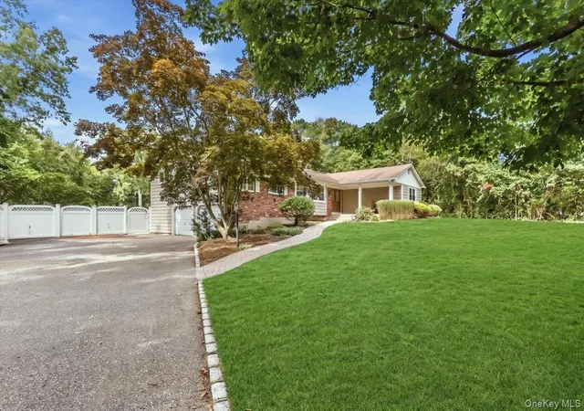 Photo 2 of Single family home for sale at 274 Marlin St, Huntington, NY 11746 | MLS# 1051210 | Listing updated on 2026-09-16