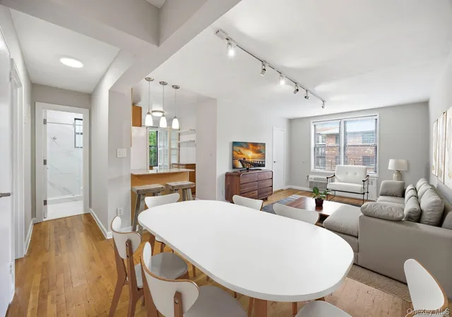 Condo for sale at 25-34 Crescent St #2K, New York, NY 11102 | MLS# 1051307