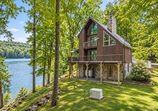 Photo 1 of Single family home for sale at 17 Tiger Trl W, Carmel, NY 10512 | MLS# 1051568 | Listing updated on 2026-09-17