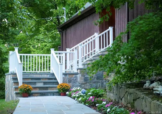 Photo 3 of Single family home for sale at 17 Tiger Trl W, Carmel, NY 10512 | MLS# 1051568 | Listing updated on 2026-09-17