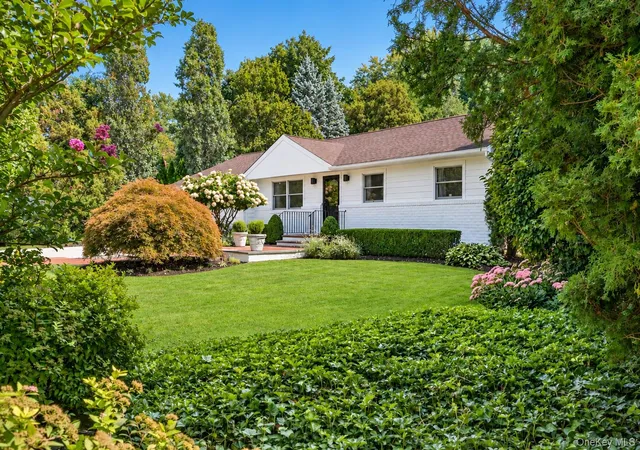 Photo 2 of Single family home for sale at 10 Magenta Ln, Huntington, NY 11731 | MLS# 1051626 | Listing updated on 2026-09-19