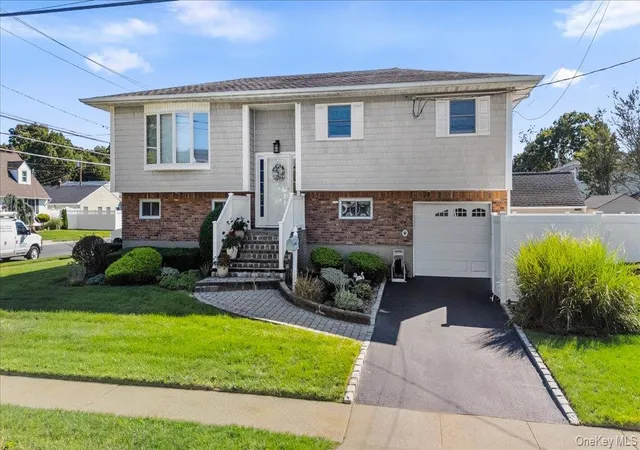 Photo 1 of Single family home for sale at 196 Von Huenfeld St, Oyster Bay, NY 11762 | MLS# 1051651 | Listing updated on 2026-09-17