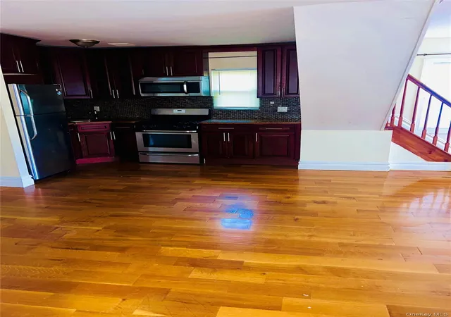 Photo 3 of Single family home for sale at 190-60 111th Avenue, New York, NY 11412 | MLS# 1051688 | Listing updated on 2026-09-23