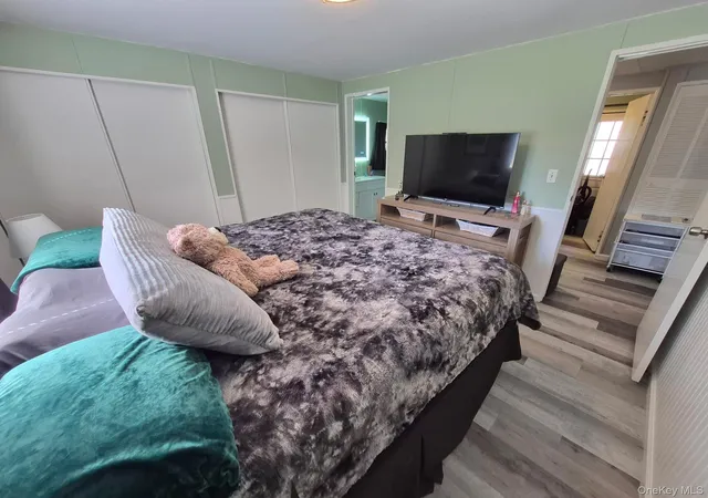 Photo 3 of Manufactured home for sale at 37-28 Hubbard Ave, Riverhead, NY 11901 | MLS# 1051859 | Listing updated on 2026-09-17