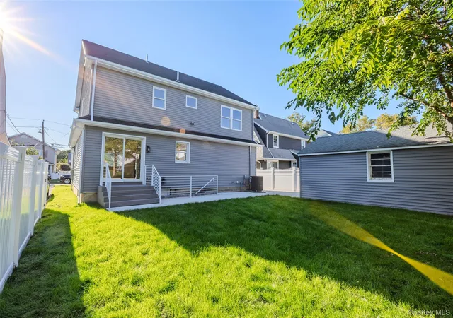 Photo 4 of Single family home for sale at 78 Taft Ave, Hempstead, NY 11563 | MLS# 1051997 | Listing updated on 2026-09-18